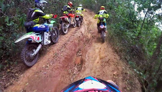 Trilhas - Trilhão quebra recorde mundial reunindo quase 4 mil pilotos em Santa  Catarina - MotoX