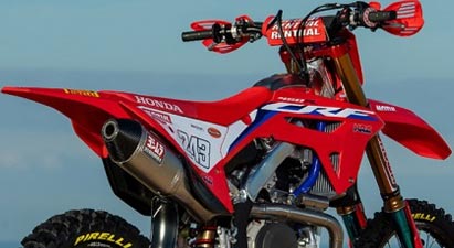 Especial - Loucura ou marketing? Moto 1000cc nas trilhas e Touring na pista  de motocross - MotoX