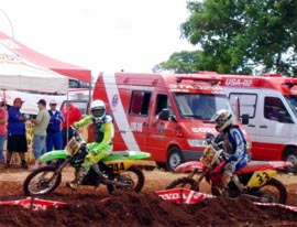 Competição de motocross em Porto Grande reuniu cerca de 80 pilotos