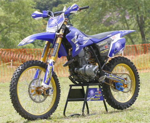 Trilha com a Yamaha TTR 230 