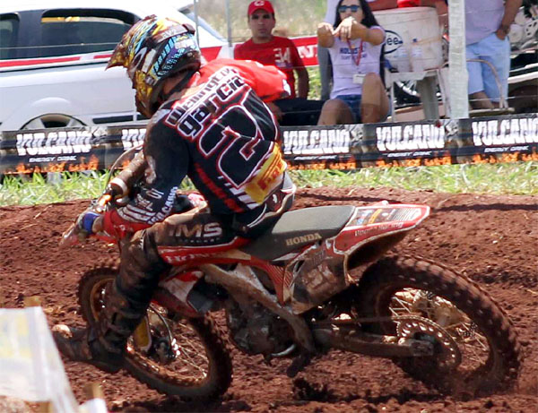 Carlos Eduardo brilha na grande final do Estadual de Motocross e leva o  título da categoria MX1 