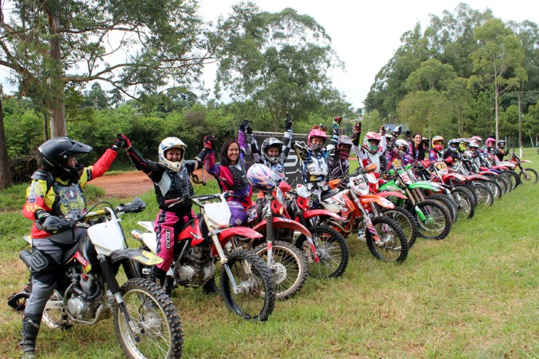 Mulher Da Show na Trilha de Moto 