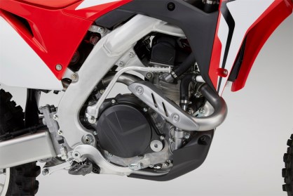 Motos - Honda apresenta novas CRF 450R e CRF 450RX 2017 - MotoX