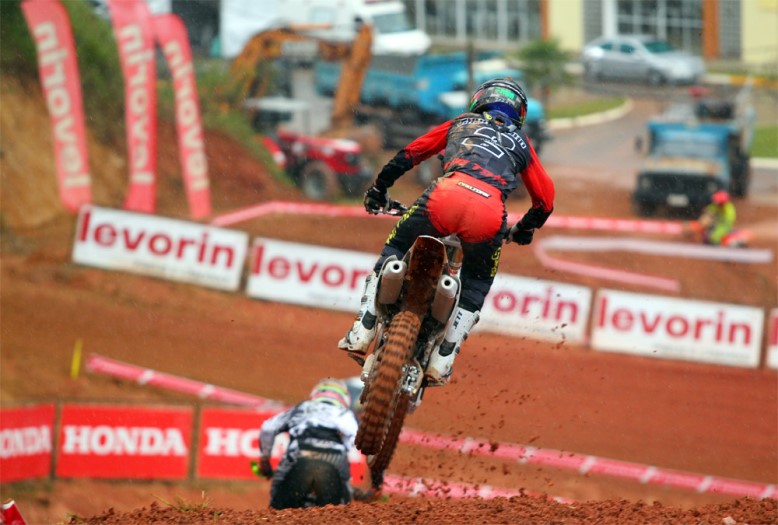Ao vivo: corrida da MX3 no Brasileiro de Motocross 2018 em Extrema - MG - MotoX