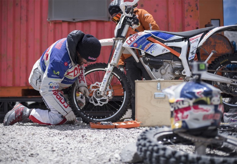 Moto elétrica quebra recorde mundial de arrancada - Lubes em Foco