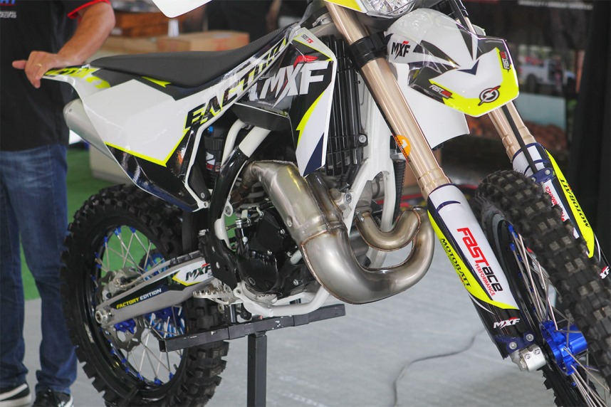 Moto de trilha 2T nacional, MXF 250 TS tem novidades - Motonline