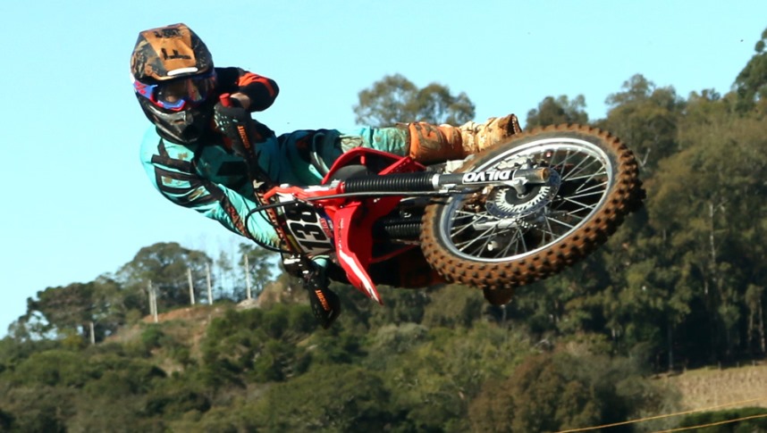 Vídeo Brasileiro Motocross 2018 - 2ª etapa - Rancho Queimado - Corridas de  Sábado - MX3, 230cc e 55cc - MotoX