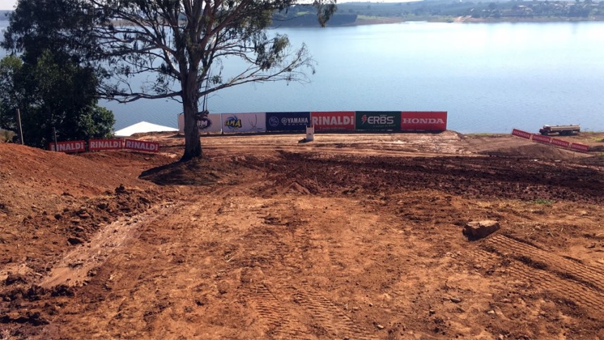 Vídeo Brasileiro Motocross 2018 - 2ª etapa - Rancho Queimado - Corridas de  Sábado - MX3, 230cc e 55cc - MotoX