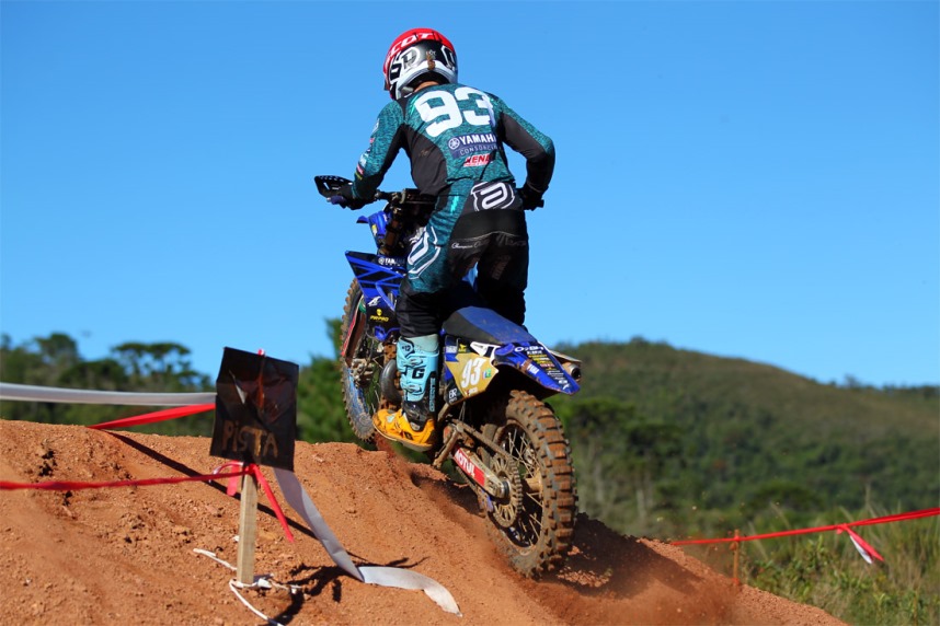 Guia Crissiumal - Notícias - Moto de trilha que participaria do enduro de  Crissiumal foi roubada na noite de sábado