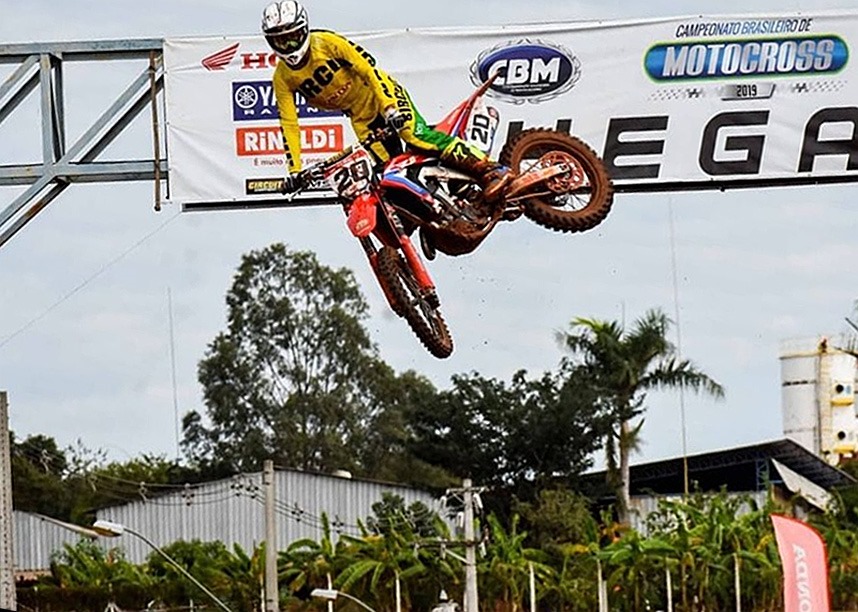 Jetro Salazar vence corrida classificatória da MX1 na 3ª etapa do  Brasileiro de Motocross