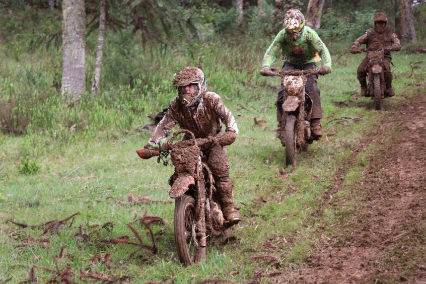 Trilha de moto, trilheiros, motocross, enduro, moto de trilha