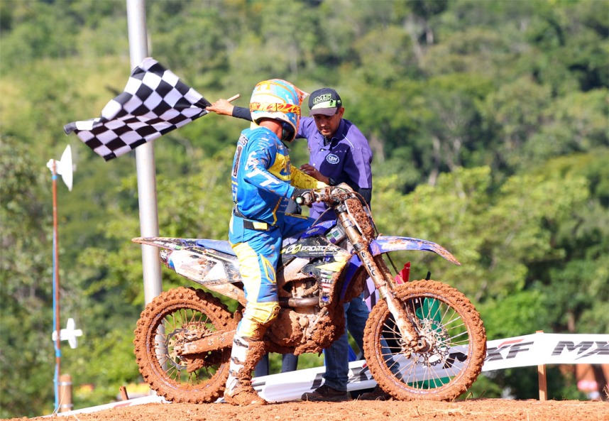 Pilotos ansiosos para corridas do Brasileiro de Motocross 2019 em Morrinhos  - GO - MotoX