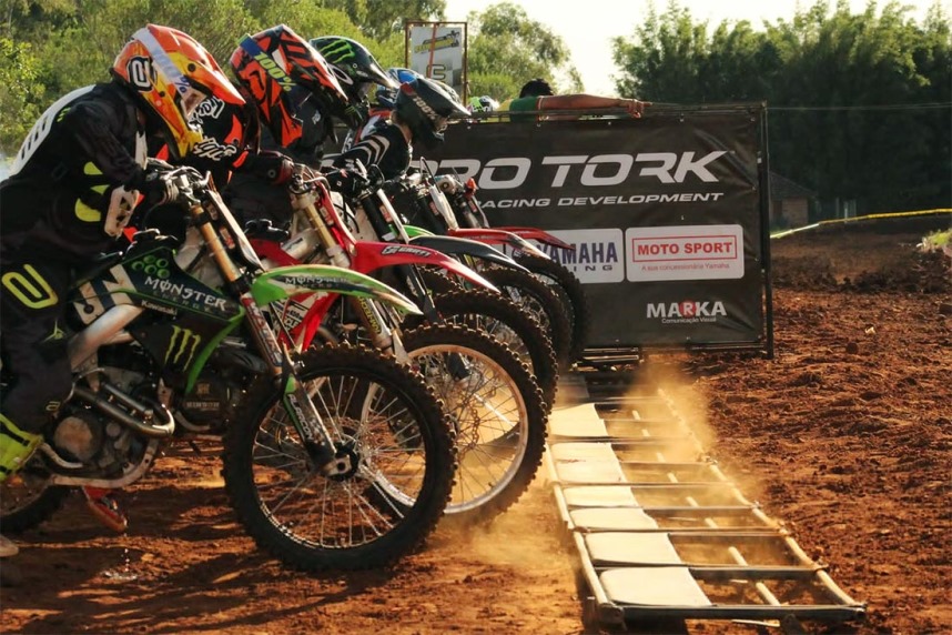 Corridas De MOTOCROSS & VELOCROSS 